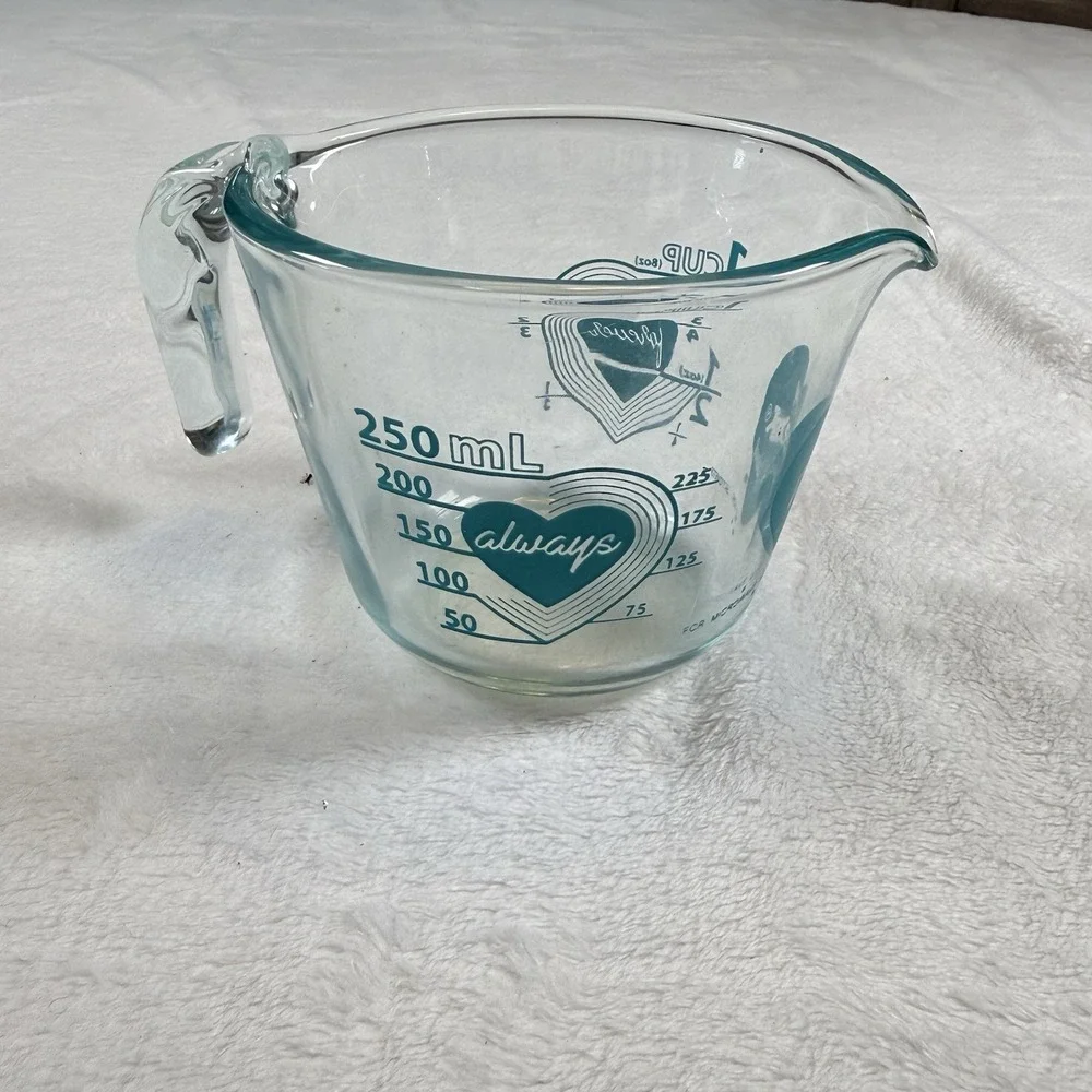 Vintage Pyrex 1 Cup 250mL Glass Measuring Cup Teal Hearts Love Always Forever